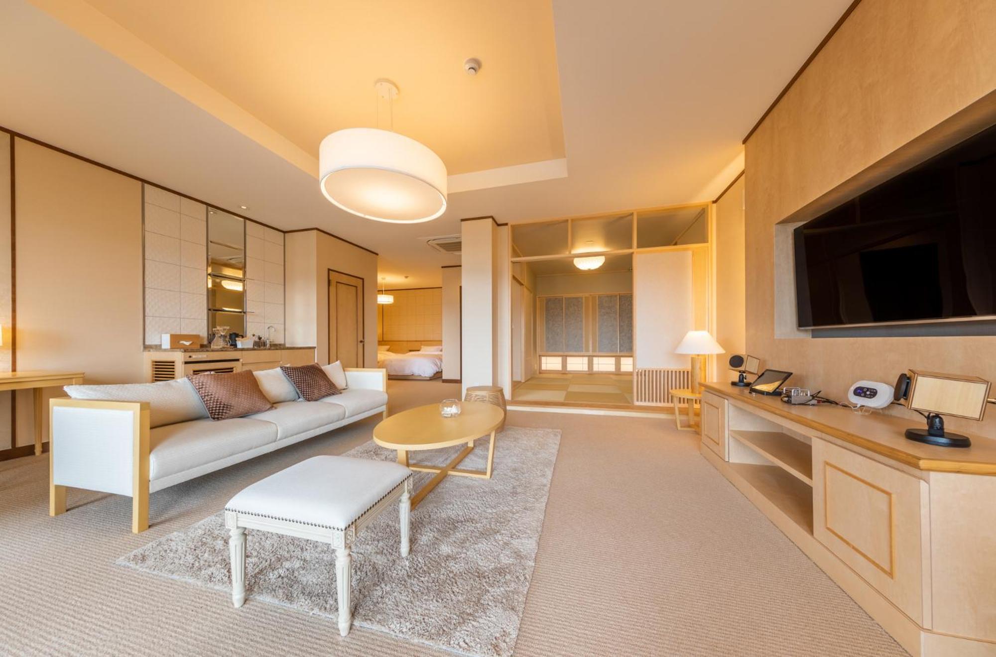 Katakura Silk Hotel Сува Экстерьер фото