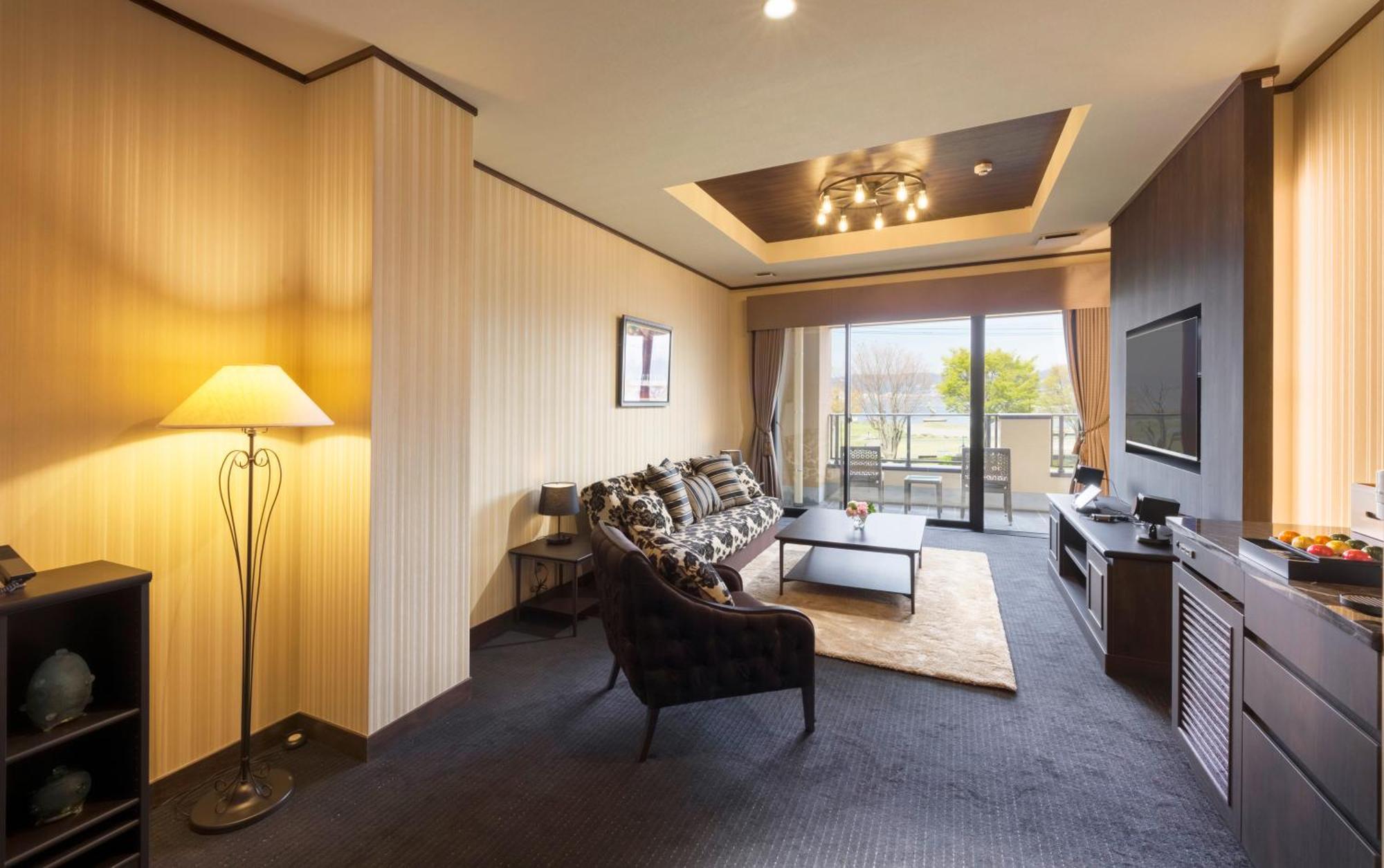 Katakura Silk Hotel Сува Экстерьер фото